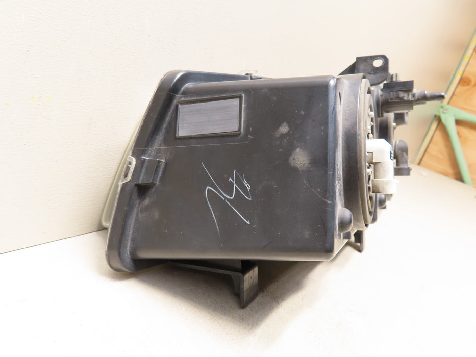 2003-2007 CHEVROLET SILVERADO 1500 AVALANCHE RH PASSENGER HEADLIGHT HALOGEN OEM