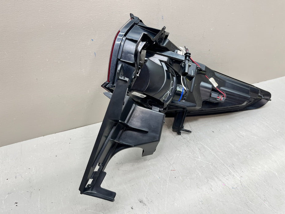 2019-2022 CHEVROLET BLAZER LH LEFT DRIVER OUTER LED TAIL LIGHT LAMP 84584303