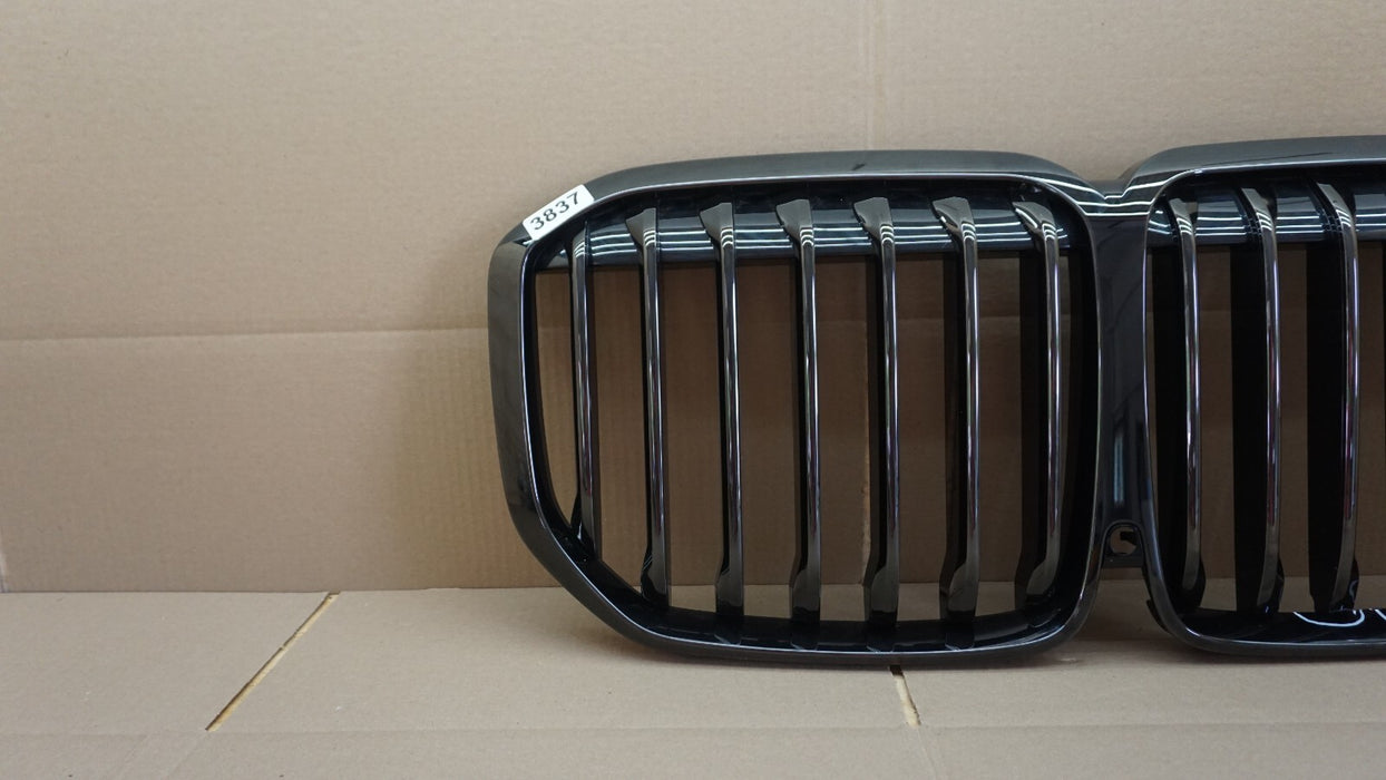 2019-2021 BMW X7 GO7 FRONT MAIN GRILL GRILLE WITH CAMERA HOLE OEM 19 20 21