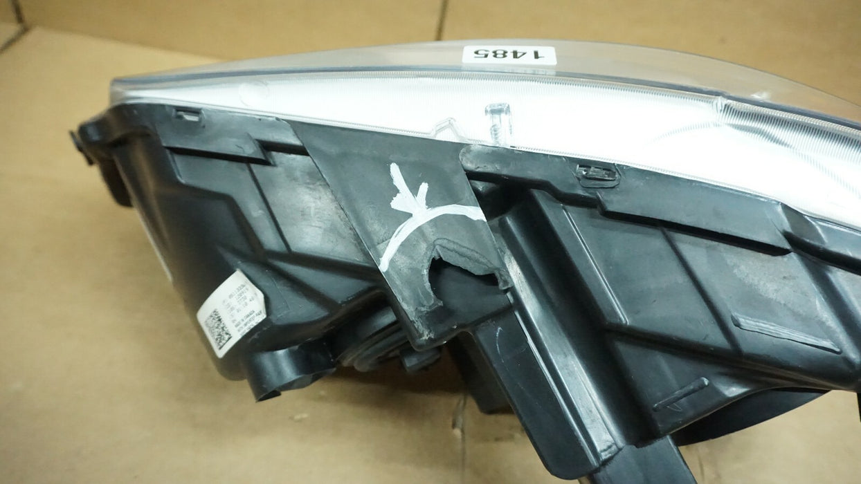 2008-2016 CHRYSLER TOWN AND COUNTRY RIGHT PASSENGER SIDE HALOGEN HEADLIGHT OEM