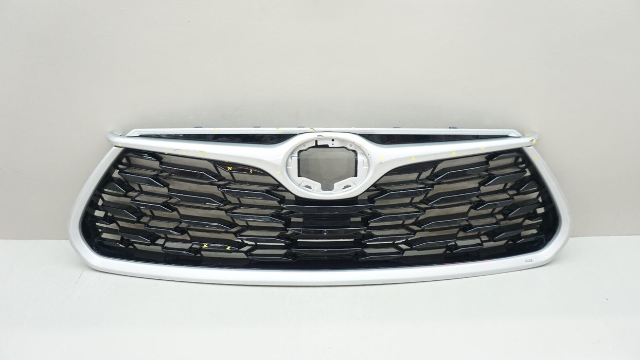 2020-2023 TOYOTA HIGHLANDER FRONT BUMPER RADIATOR GRILLE OEM 53111-0E250