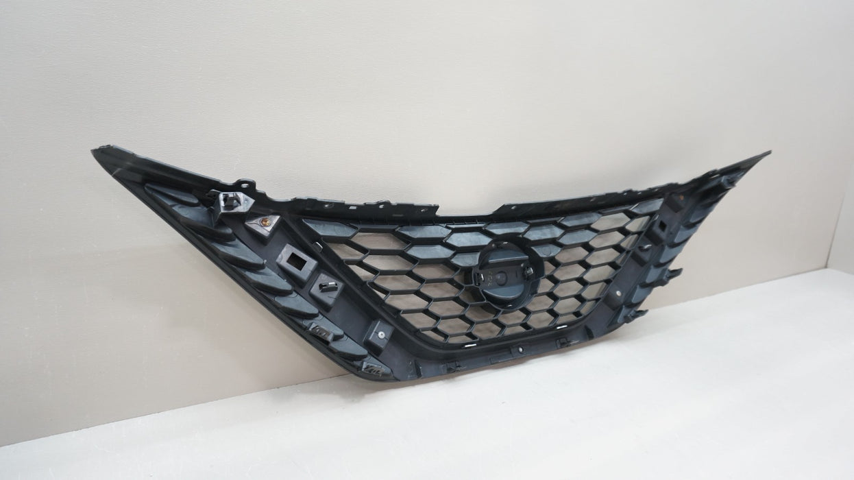 2016-2019 NISSAN SENTRA FRONT BUMPER RADIATOR GRILLE OEM 623103YU0A