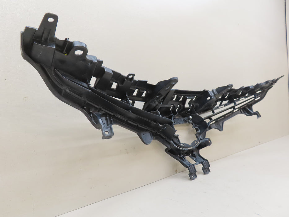 2015-2017 TOYOTA CAMRY FRONT RADIATOR UPPER GRILL GRILLE BRACKET OEM
