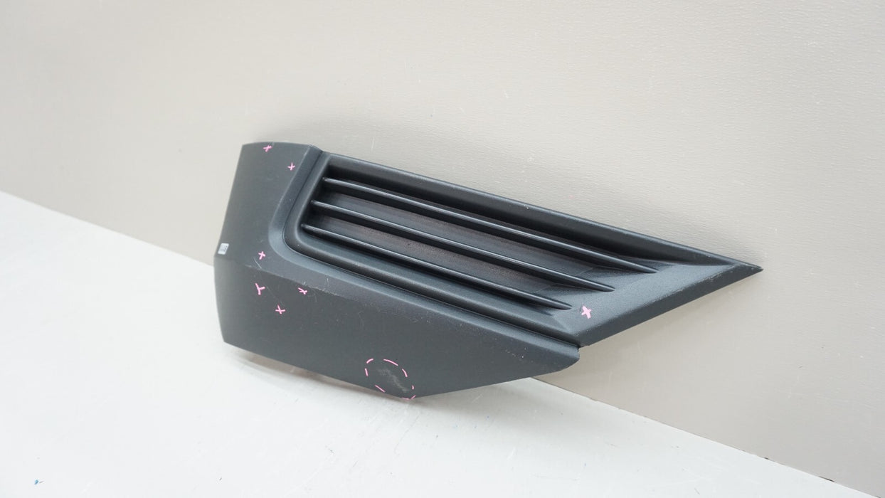 2018-2021 VOLKSWAGEN TIGUAN FRONT RIGHT FOG LIGHT COVER OEM 5NN853212D