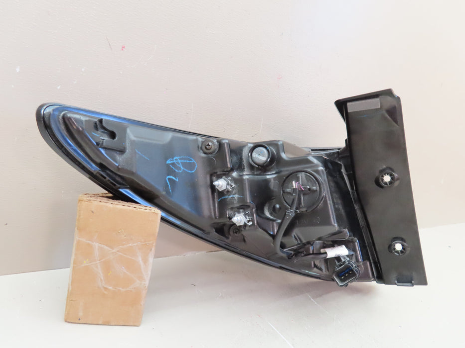 2022 2023 HYUNDAI TUCSON REAR RIGHT PASSENGER TAIL LIGHT LED OUTER OEM
