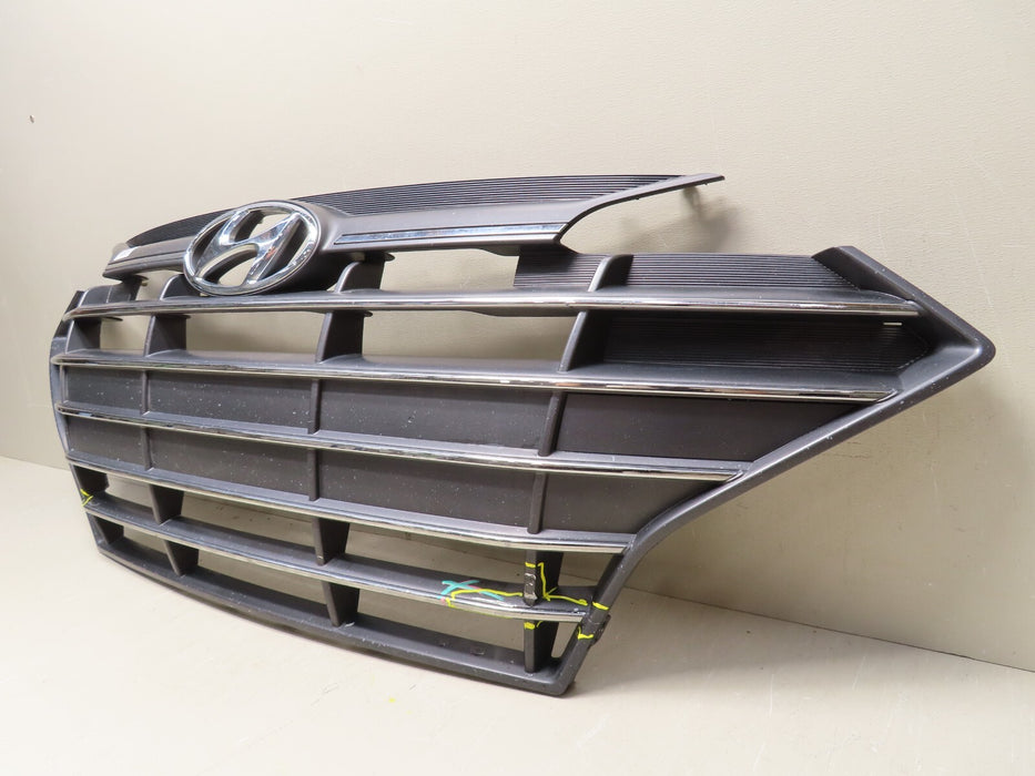 2019-2020 HYUNDAI ELANTRA FRONT BUMPER GRILLE GRILL W/ EMBLEM OEM 86352-F2BA0