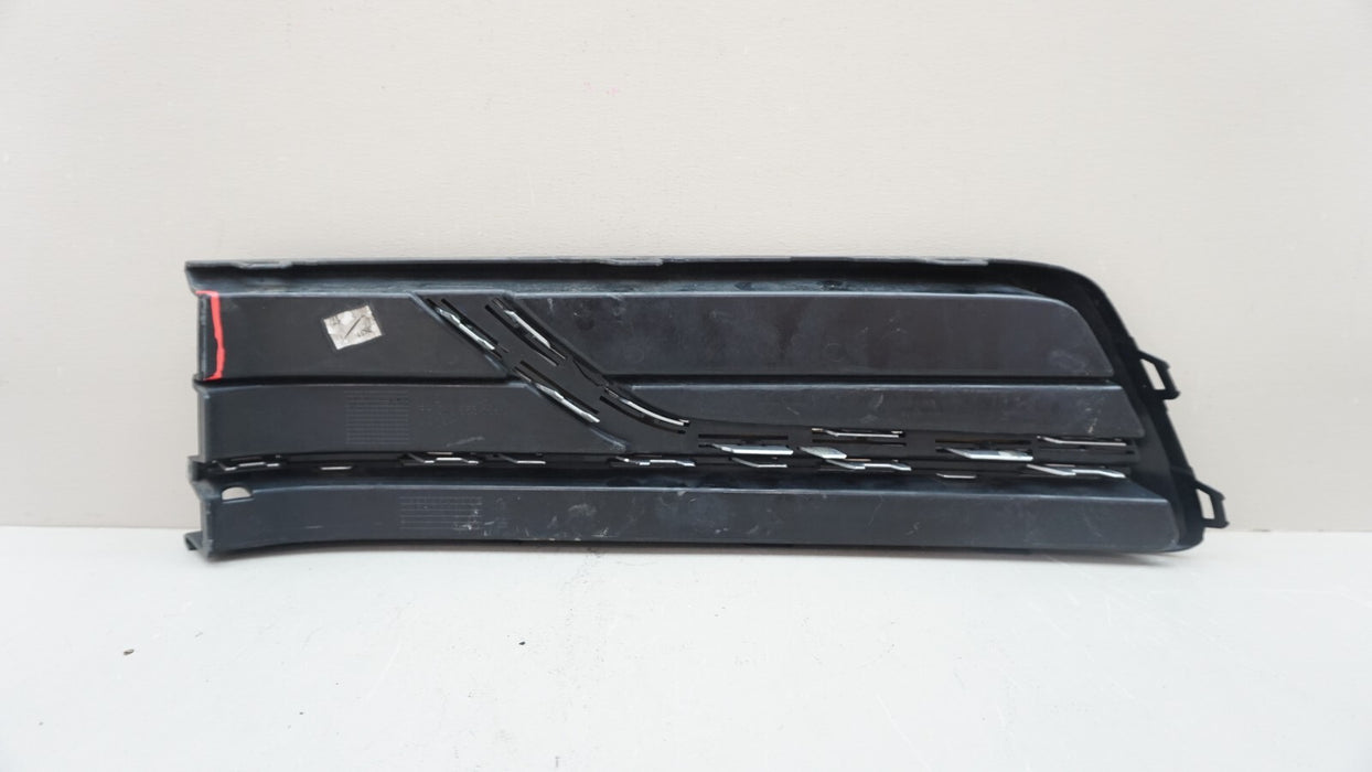 2012-2015 VOLKSWAGEN PASSAT FRONT RIGHT SIDE FOG LIGHT COVER 561853666J OEM