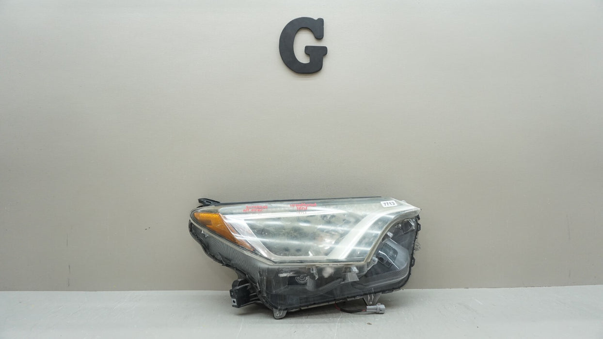 2016-2018 TOYOTA RAV4 SUV FRONT RIGHT PASSENGER SIDE HEADLIGHT LAMP HALOGEN OEM
