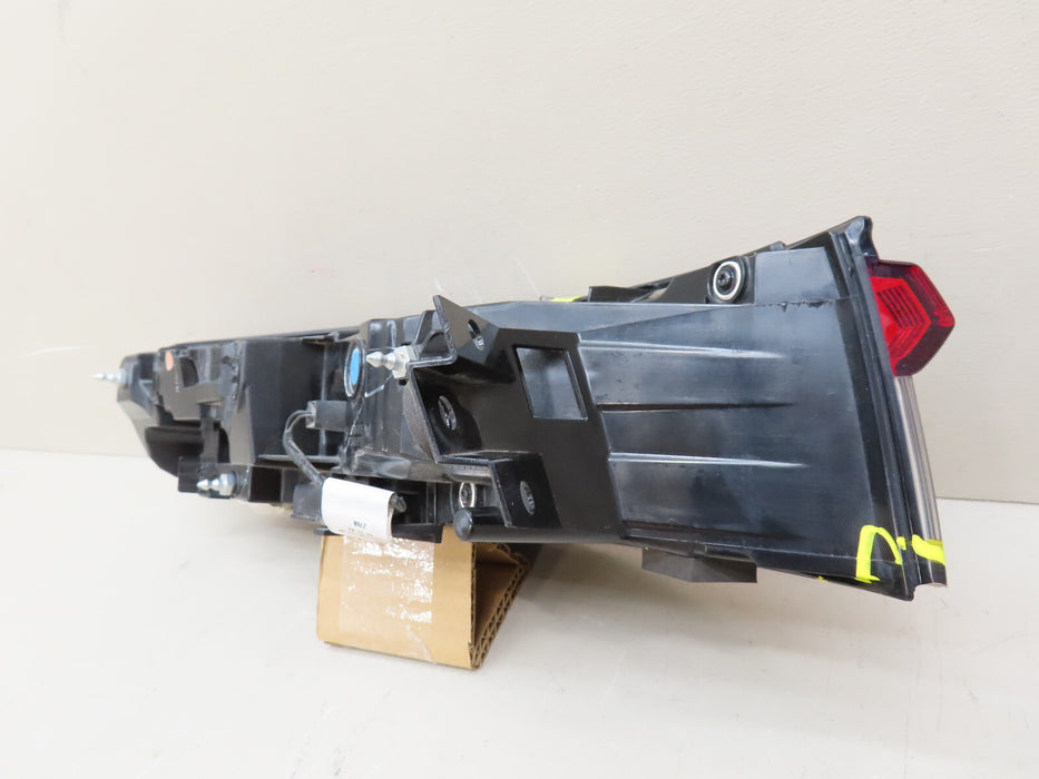 2022-2024 JEEP GRAND CHEROKEE REAR RIGHT PASSENGER OUTER TAIL LIGHT OEM