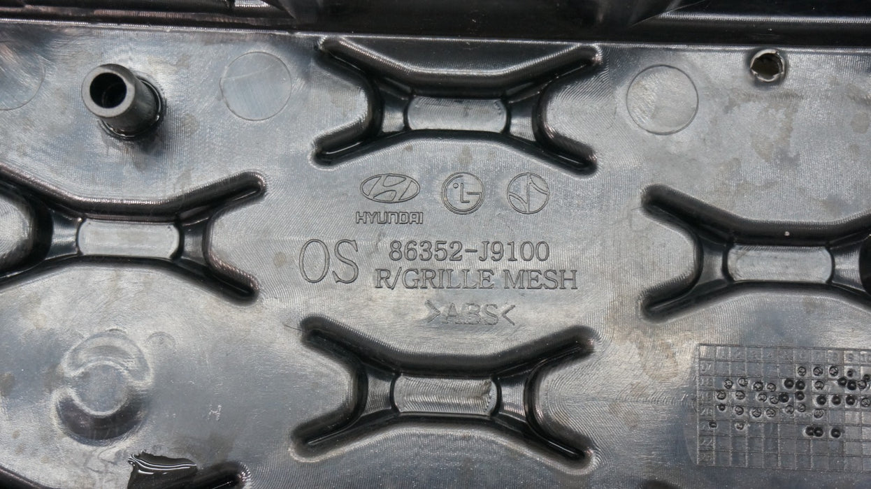 2018-2021 HYUNDAI KONA FRONT RADIATOR GRILLE GRILL 8352-J9100 OEM
