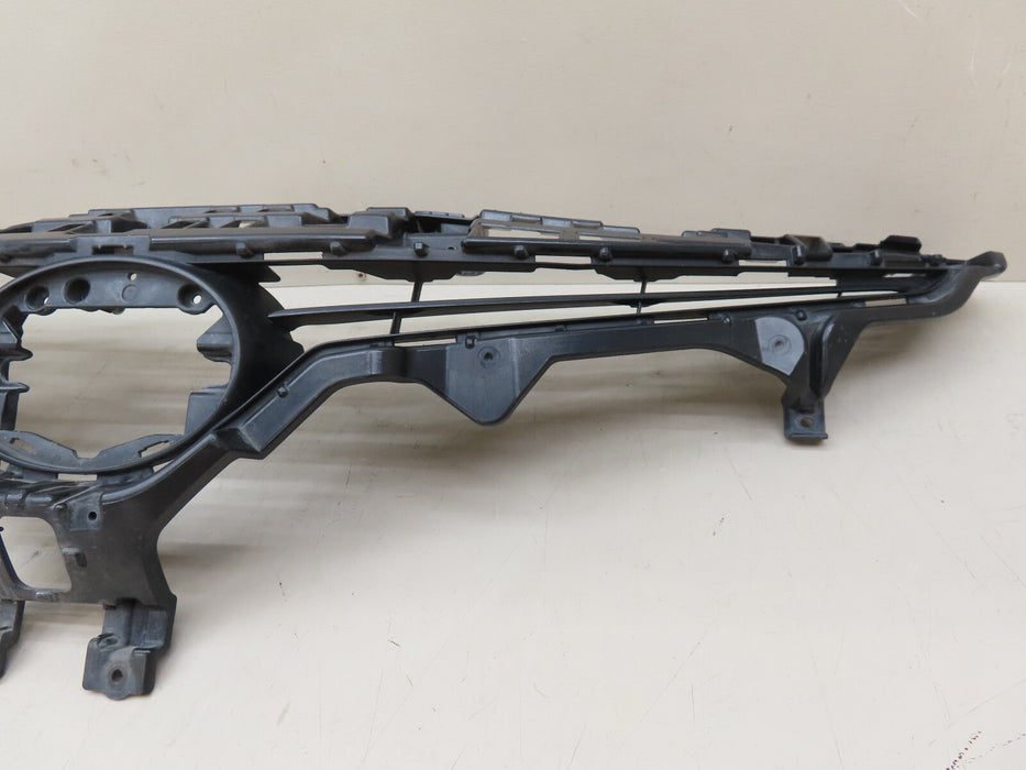 2015-2017 TOYOTA CAMRY FRONT RADIATOR UPPER GRILL GRILLE BRACKET OEM