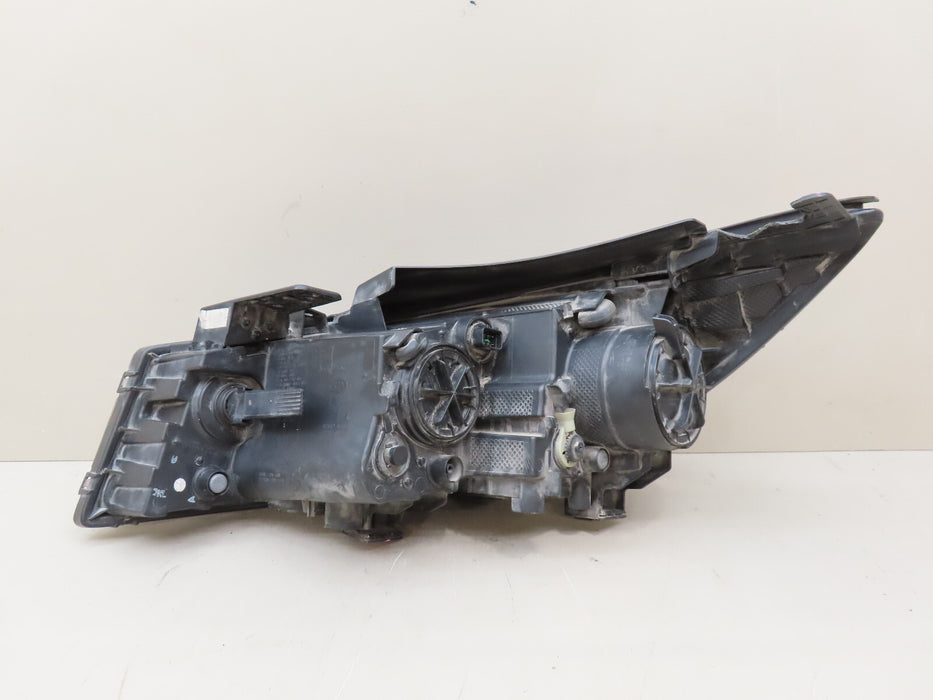 2015-2018 KIA SEDONA FRONT RIGHT PASSENGER SIDE HEADLIGHT OEM 92102-A9