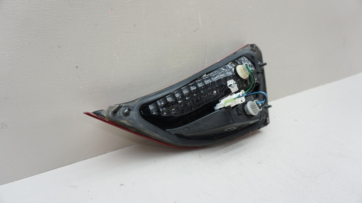 2014-2016 HYUNDAI ELANTRA REAR LEFT SIDE INNER TAIL LIGHT LAMP OEM 92403-3Y5