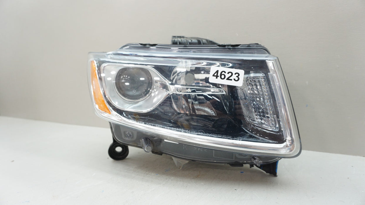 2014-2016 JEEP GRAND CHEROKEE FRONT RIGHT PASSENGER HEADLIGHT HALOGEN OEM