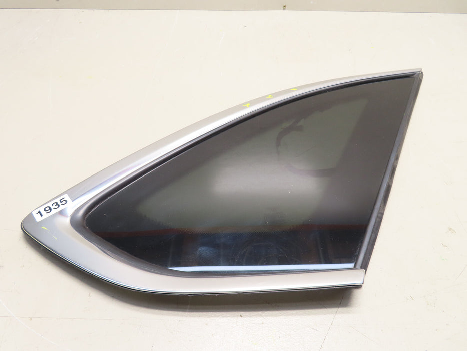 2016-2020 BENTLEY BENTAYGA REAR RIGHT PASSENGER SIDE QUARTER PANEL GLASS OEM