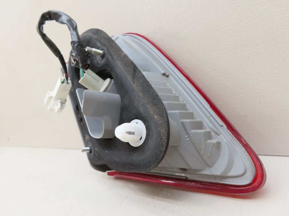2007-2009 TOYOTA CAMRY REAR RIGHT PASSENGER SIDE TRUNK INNER TAIL LIGHT OEM