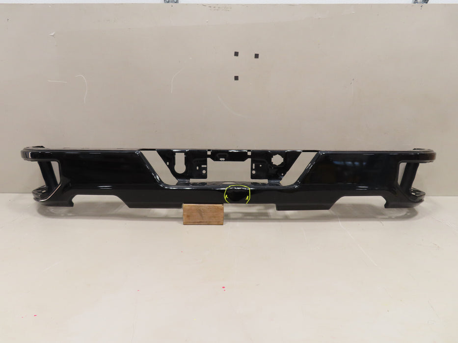 2019-2022 CHVEROLET SILVERADO GMC SIERRA 1500 REAR BUMPER COVER OEM 84520863
