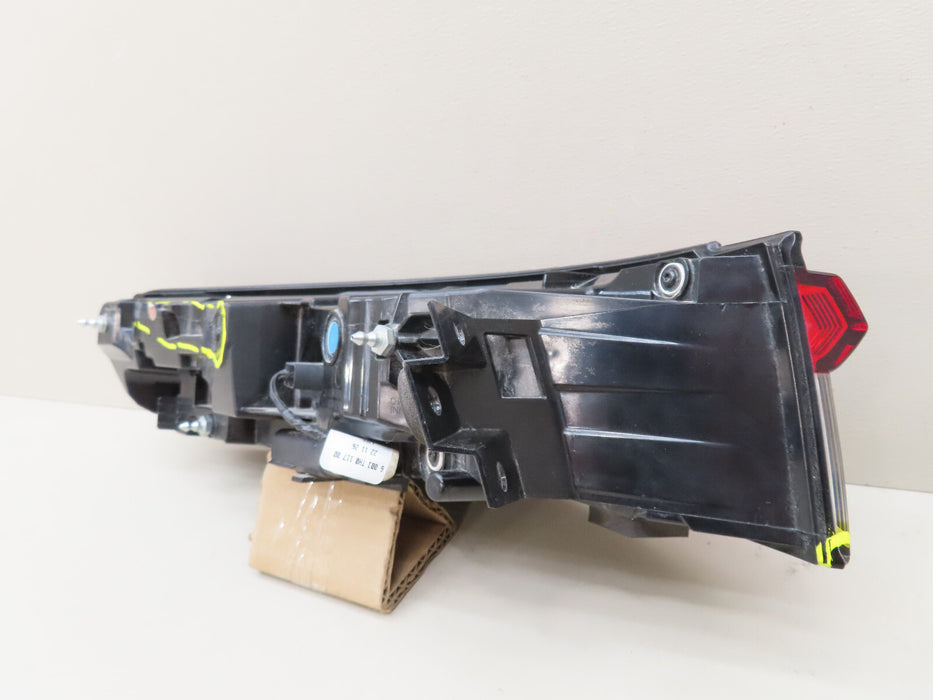 2021-2024 JEEP GRAND CHERROKE REAR RIGHT PASSENGER TAIL LIGHT OEM