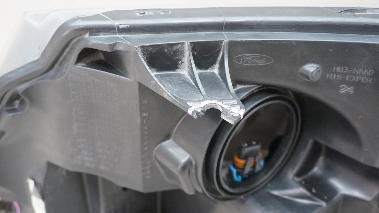 2016-2019 FORD EXPLORER FRONT RIGHT PASSENGER SIDE LED HEADLIGHT OEM