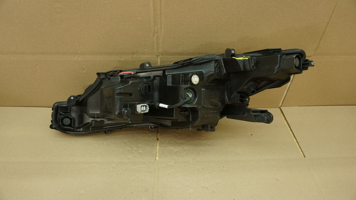 2018-2020 TOYOTA CAMRY FRONT RIGHT PASSENGER SIDE HEADLIGHT HALOGEN OEM 18 19 20