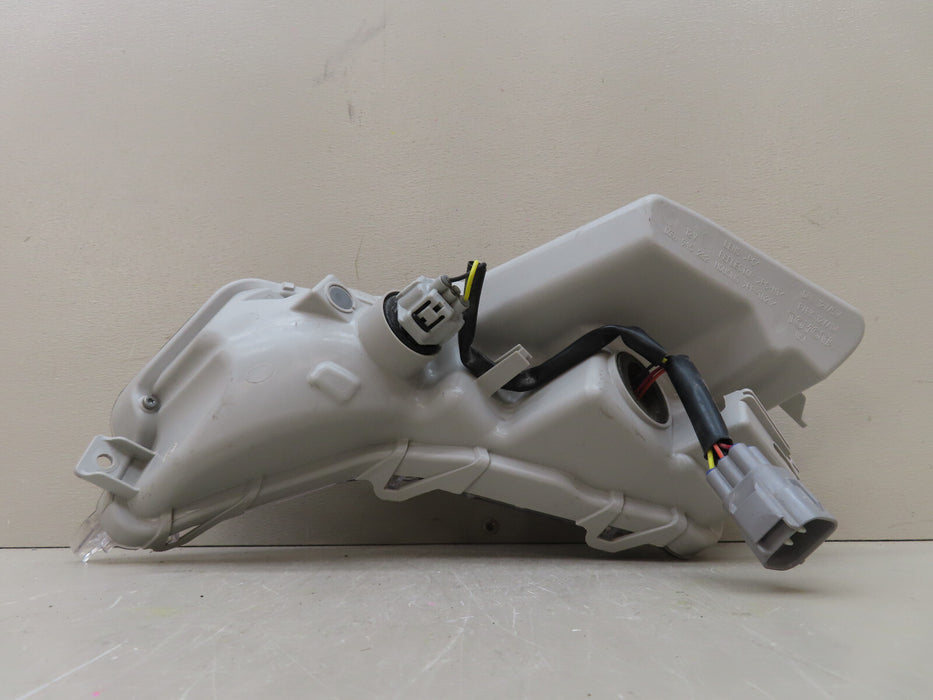 2015-2017 TOYOTA CAMRY RIGHT SIDE TURN SIGNAL OEM