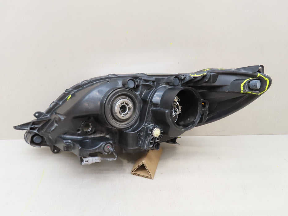2015-2019 TOYOTA SIENNA SE FRONT RIGHT PASSENGER SIDE HEADLIGHT HALOGEN OEM
