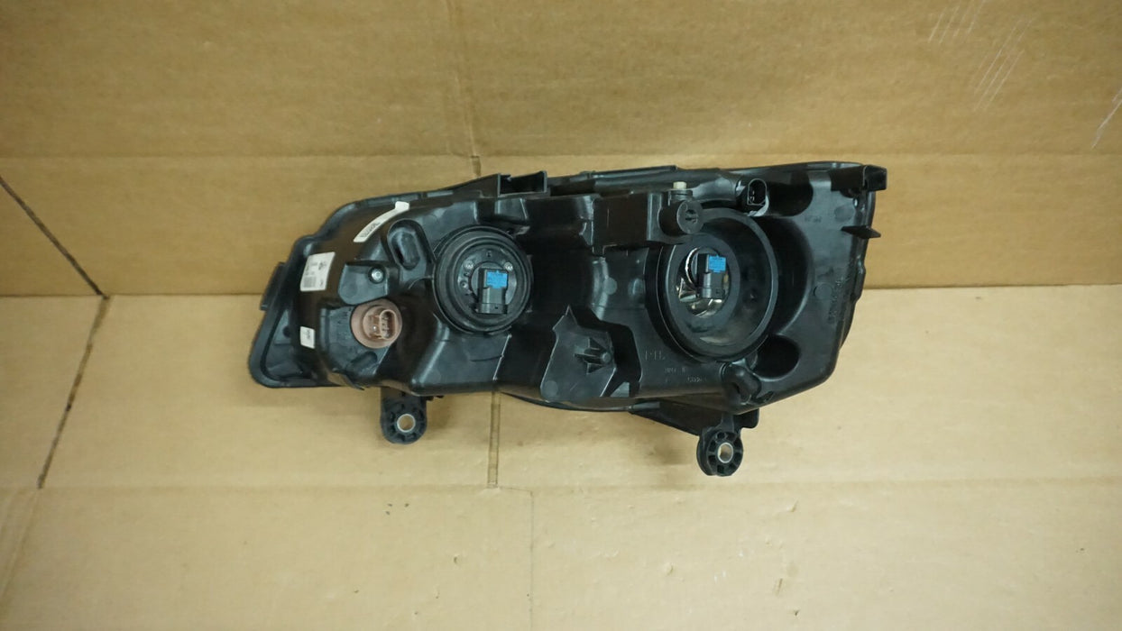 2008-2016 CHRYSLER TOWN AND COUNTRY RIGHT PASSENGER SIDE HALOGEN HEADLIGHT OEM