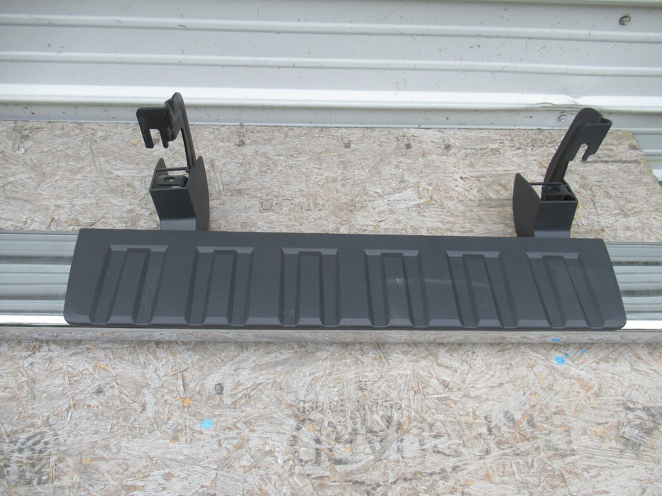 2014-2019 CHEVROLET SILVERADO 1500 LEFT SIDE RUNNING BOARD STEP SILL PLATE OEM