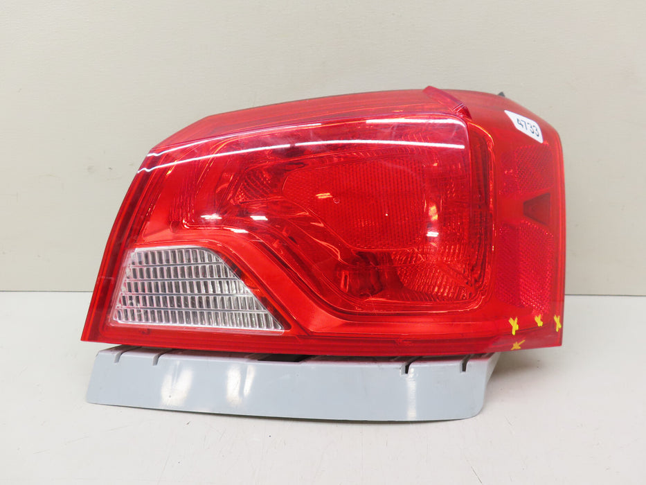 2014-2020 CHEVROLET IMPALA RIGHT PASSENGER SIDE TAIL LIGHT OUTER OEM
