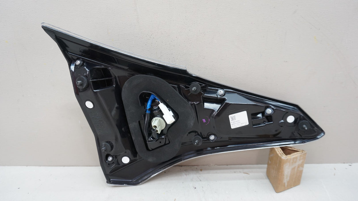 2016-2018 TOYOTA RAV-4 RAV4 REAR RIGHT PASSENGER SIDE INNER TAIL LIGHT OEM