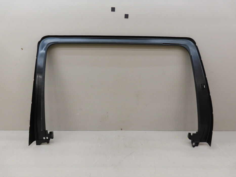 2022 2023 CADILLAC ESCALADE ESV REAR WINDOW MOLDING OEM 84225775