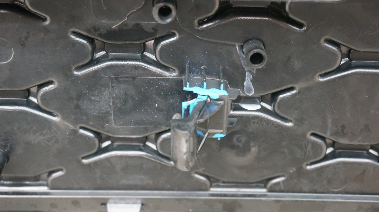 2018-2021 HYUNDAI KONA FRONT RADIATOR GRILLE GRILL 8352-J9100 OEM