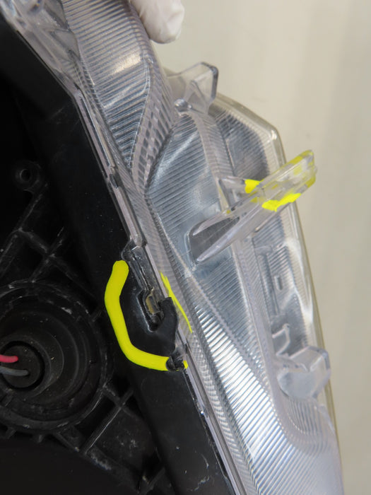 2016-2018 TOYOTA RAV4 FRONT LEFT DRIVER SIDE HEADLIGHT OEM 9299