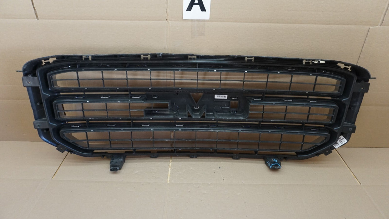 2015 - 2018 GMC YUKON FRONT BUMPER UPPER CENTER EXTERIOR GRILLE GRILL TRIM OEM
