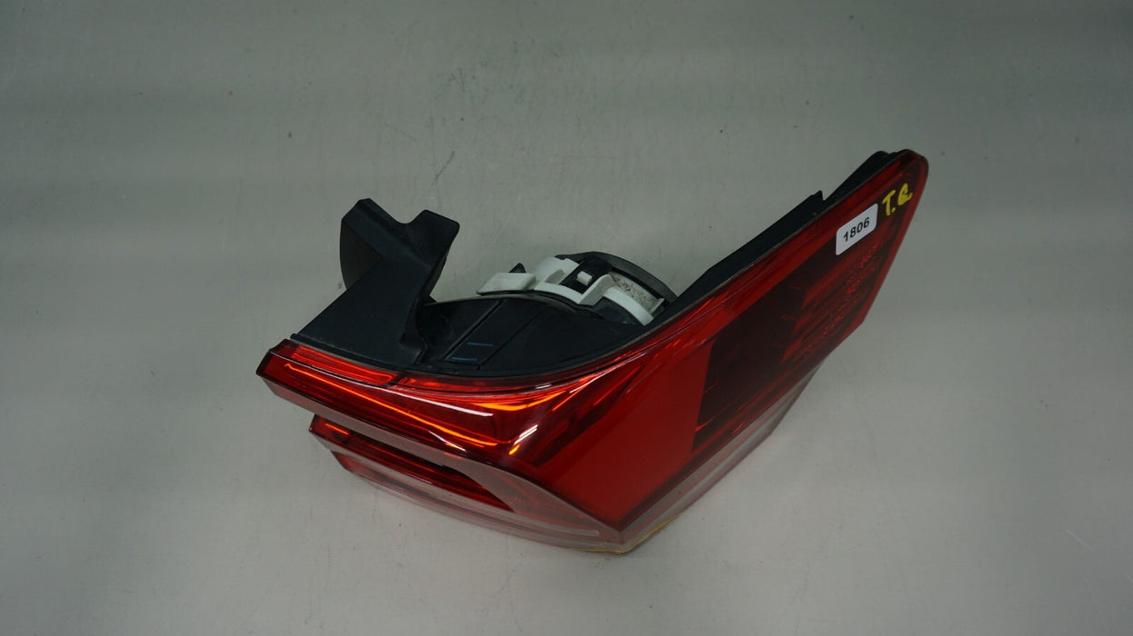 2018-2020 VOLKSWAGEN ATLAS REAR RIGHT PASSENGER SIDE TAIL LIGHT OEM
