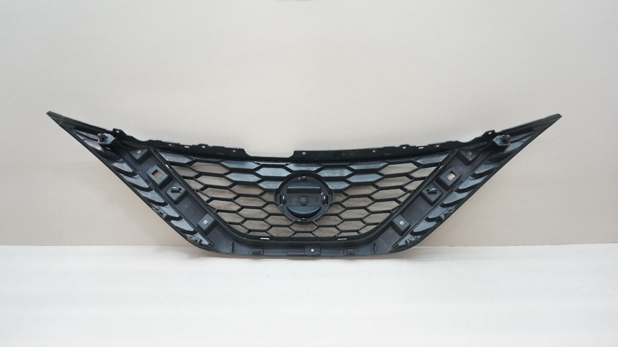 2016-2019 NISSAN SENTRA FRONT BUMPER RADIATOR GRILLE OEM 623103YU0A