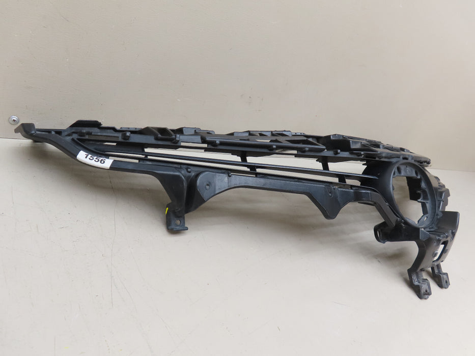 2015-2017 TOYOTA CAMRY FRONT RADIATOR UPPER GRILL GRILLE BRACKET OEM