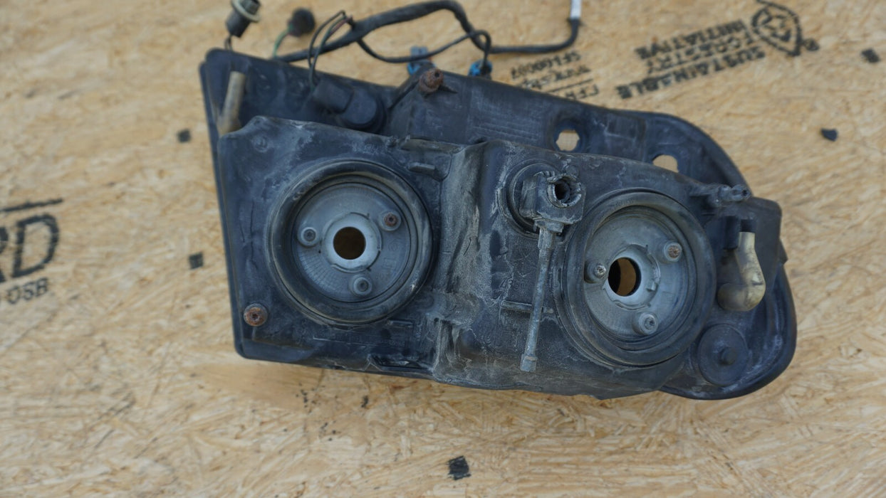99 00 01 02 03 04 JEEP GRAND CHEROKEE LEFT FRONT HEADLIGHT OEM