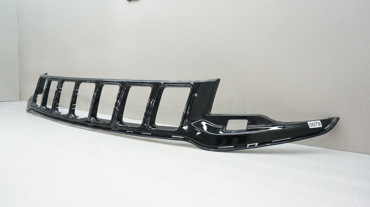2017-2021 JEEP GRAND CHEROKEE FRONT BUMPER RADIATOR GRILLE OEM