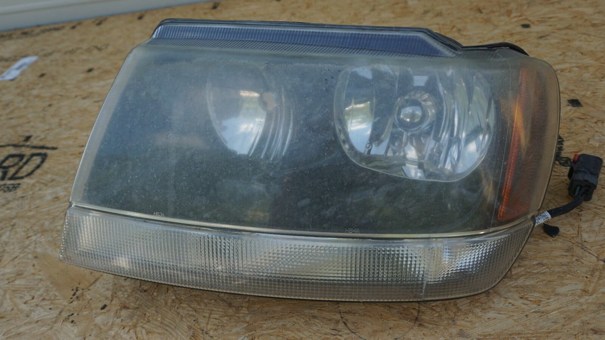 99 00 01 02 03 04 JEEP GRAND CHEROKEE LEFT FRONT HEADLIGHT OEM