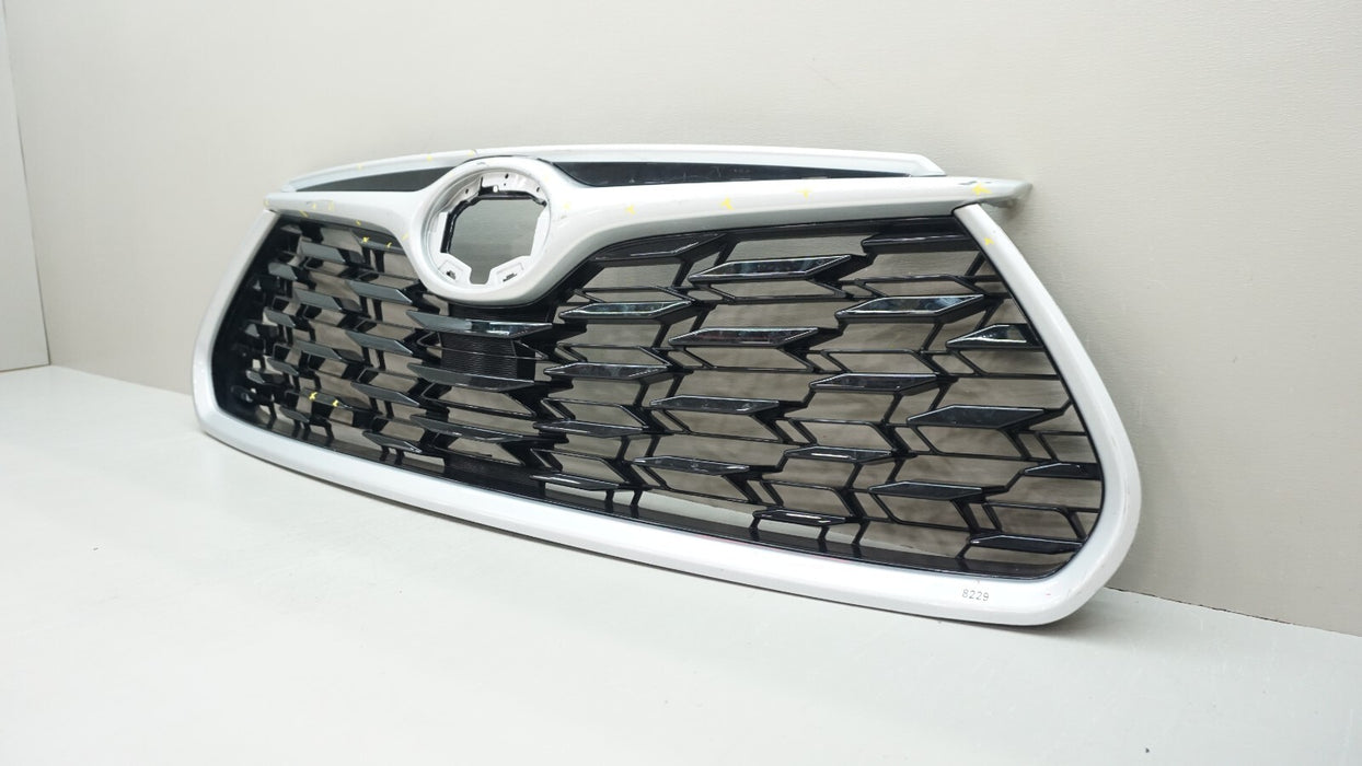 2020-2023 TOYOTA HIGHLANDER FRONT BUMPER RADIATOR GRILLE OEM 53111-0E250