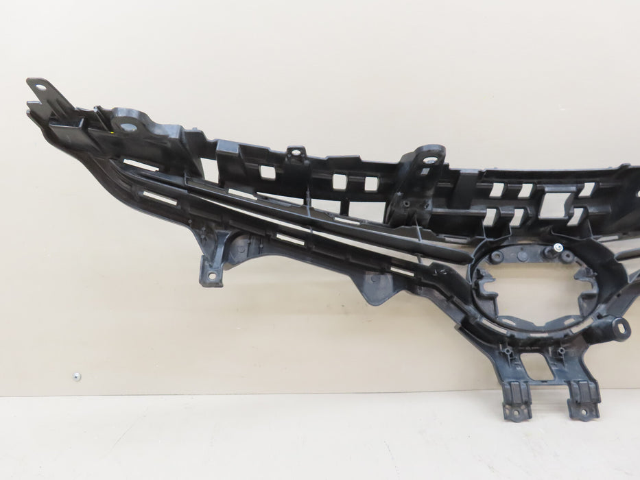 2015-2017 TOYOTA CAMRY FRONT RADIATOR UPPER GRILL GRILLE BRACKET OEM