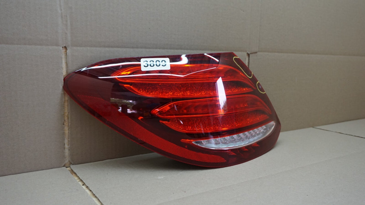 2017-2019 MERCEDES E CLASS E300 E350 SEDAN REAR LEFT  TAIL LIGHT OEM A2139068100