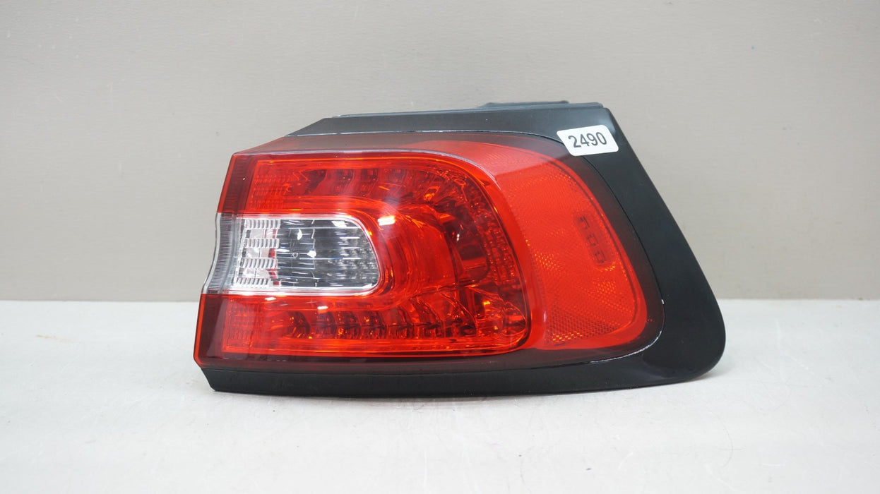 2014-2018 JEEP CHEROKEE REAR RIGHT PASSENGER SIDE TAIL LIGHT OEM