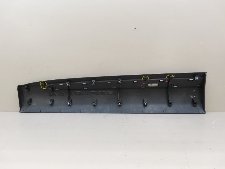 2020-2021 FORD EXPLORER FRONT RIGHT PASSENGER DOOR LOWER MOLDING OEM LB5B-S20848