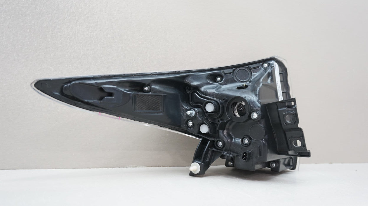 2016-2018 TOYOTA PRIUS REAR RIGHT PASSENGER SIDE OUTER TAIL LIGHT AFTERMARKET