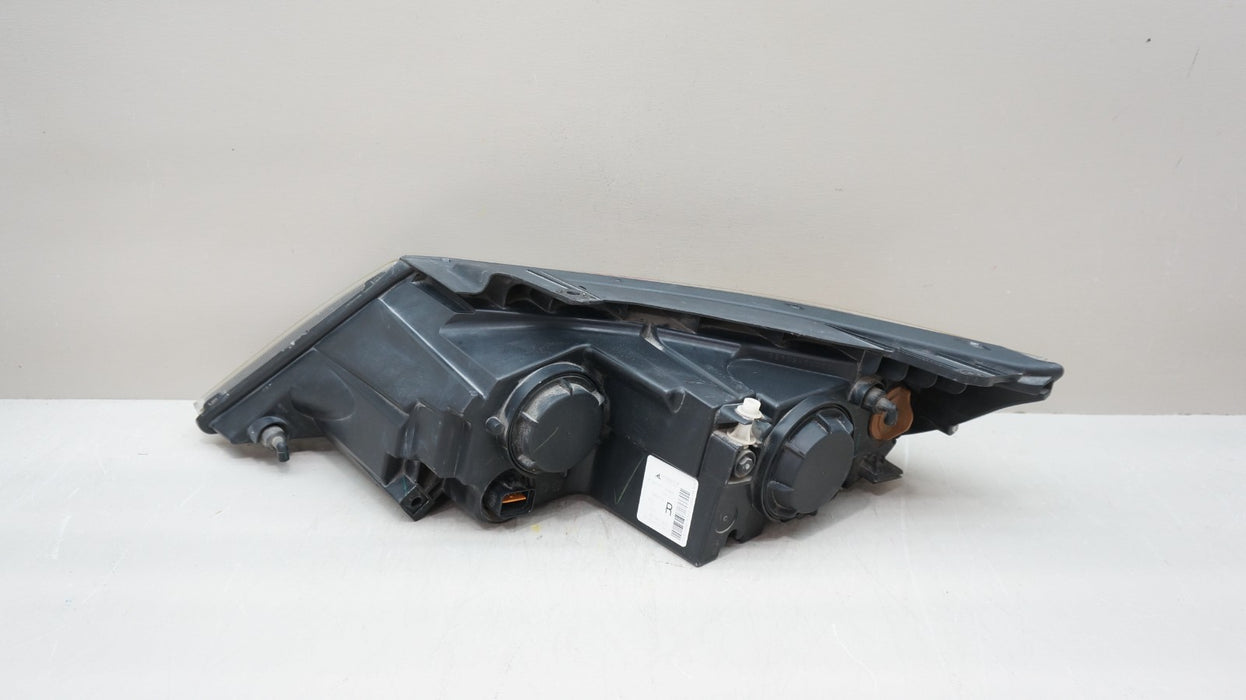2011-2013 KIA SORENTO FRONT RIGHT SIDE HALOGEN HEADLIGHT OEM 92102-1U200
