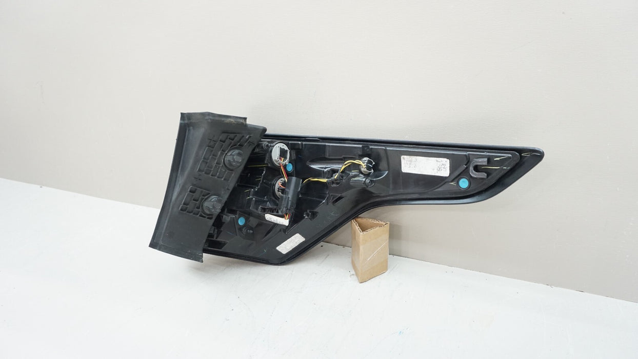 2017-2019 FORD ESCAPE REAR LEFT DRIVERS SIDE TAIL LIGHT OEM 17 18 19