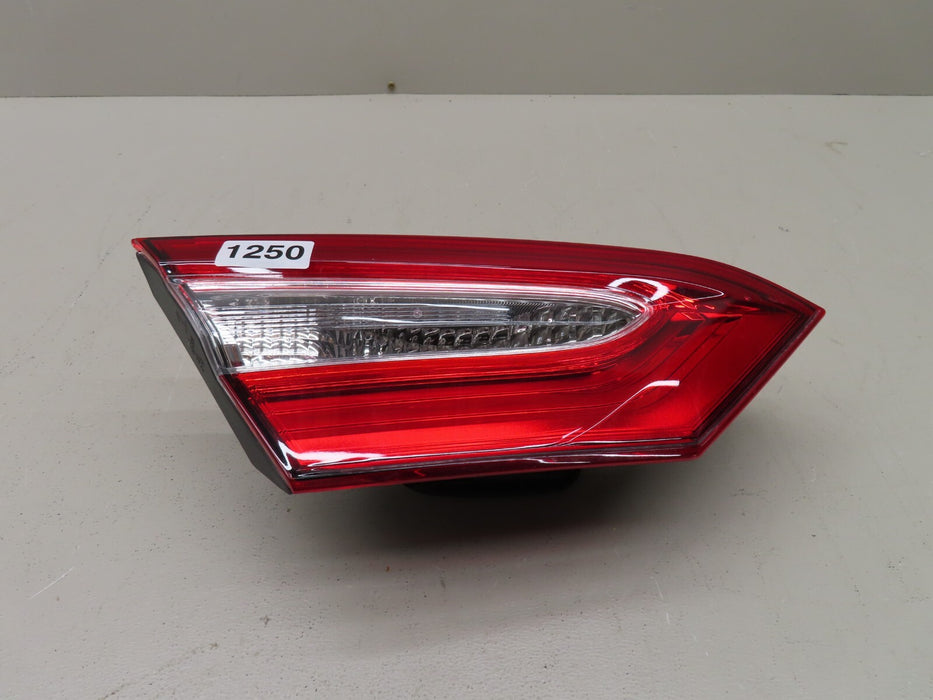 2018 - 2020 TOYOTA CAMRY REAR LEFT DRIVER SIDE INNER TAILLIGHT LAMP HALOGEN OEM