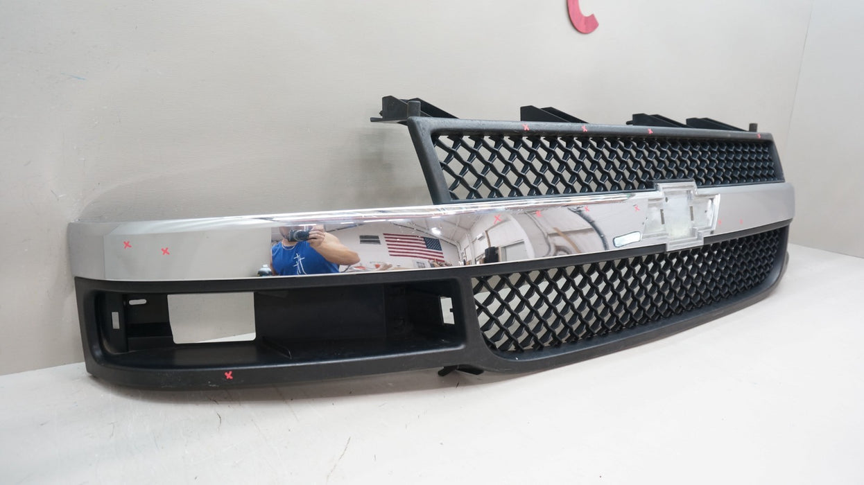2003-2023 CHEVROLET EXPRESS FRONT BUMPER RADIATOR GRILLE OEM 22816425
